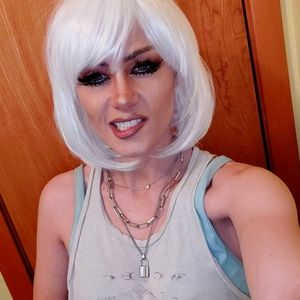 White wig! Platinum wig!